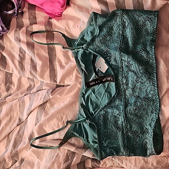 Urban Outfitters Bralette Size M NWT - Picture 3 of 7